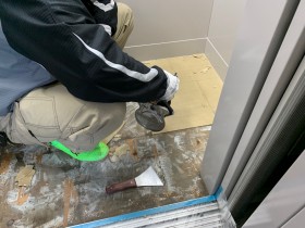 エレベーター床張替工事